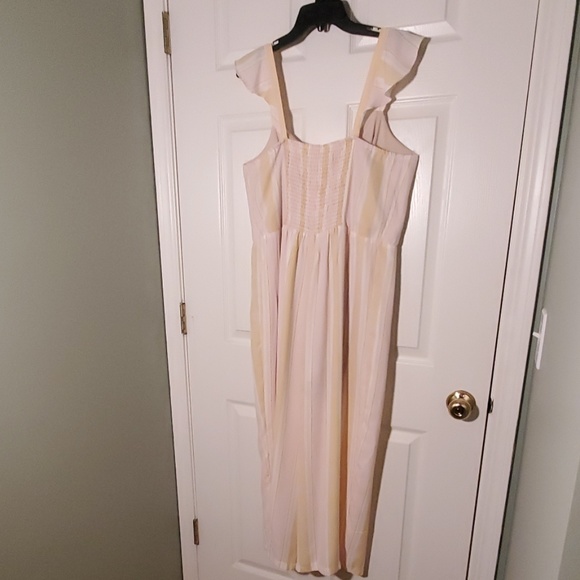 Candie's Button Front Flutter Sleeve Cropped Jumpsuit - Picture 4 of 5